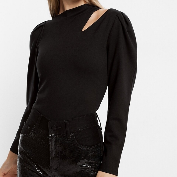 Elegant 🖤 cut out top - Picture 3 of 4